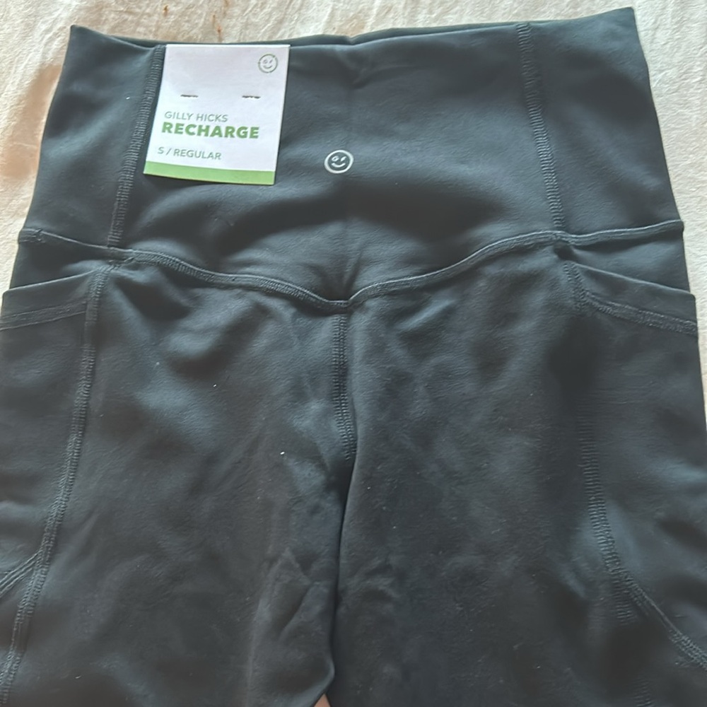 New Gilly Hicks Recharge pants